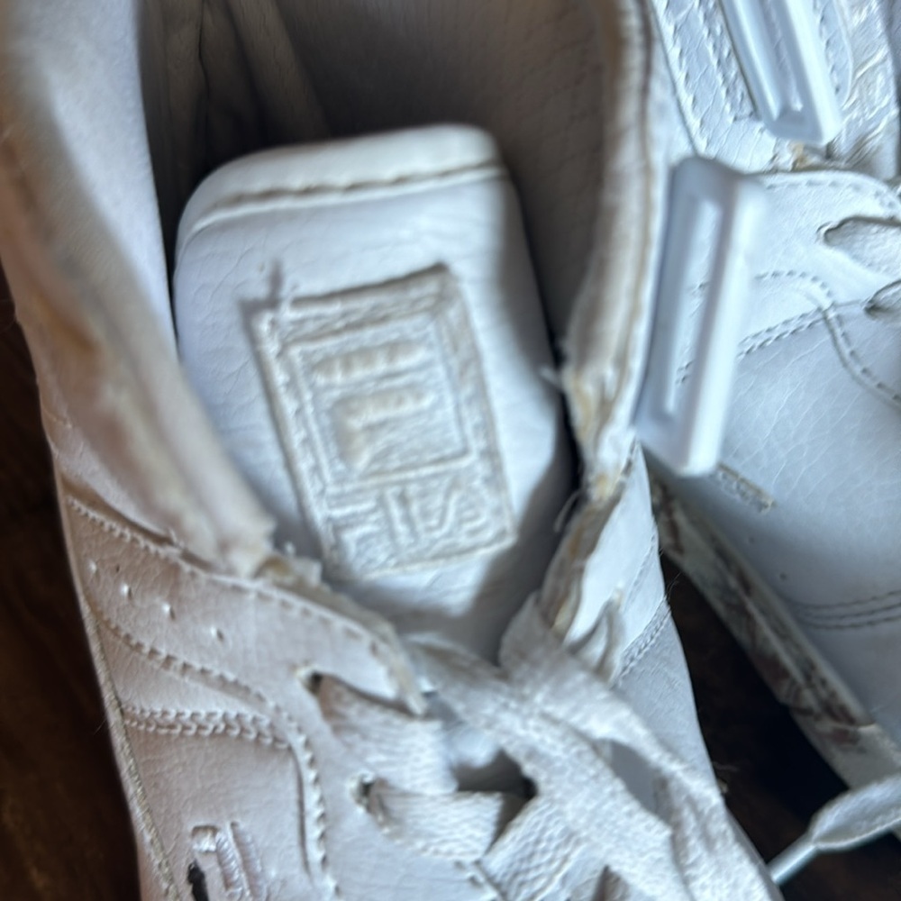 Fila Women’s Vulc 13 Mid top sneakers white camo bottoms size 9 1/2 **as is** - Picture 11 of 12